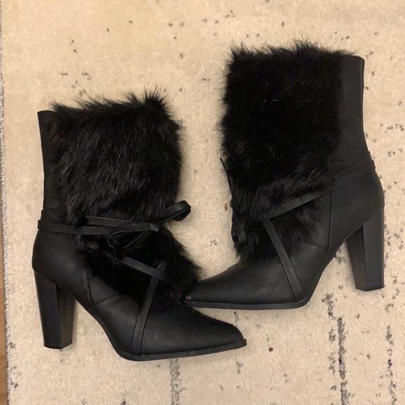 Penny Loves Kenny Black fur boots - Picture 9 of 15